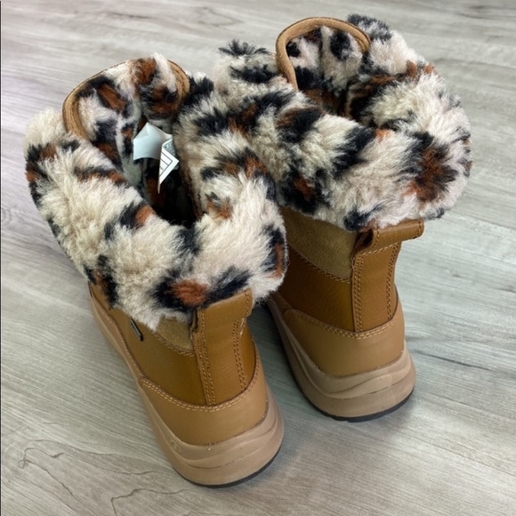 🌿UGG🌿 UGG Women's Zaylee Leopard
Waterproof Charcoal Leather Boots - Picture 12 of 16